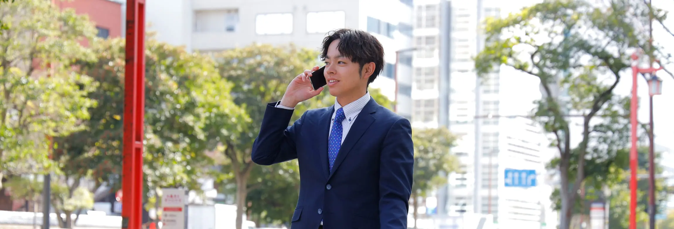 商談中の営業スタッフの様子